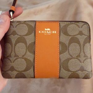 Coach Corner Zip bag
